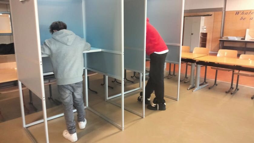 Leerlingen Elde College naar de stembus: Scholierenverkiezingen Tweede Kamer 2025