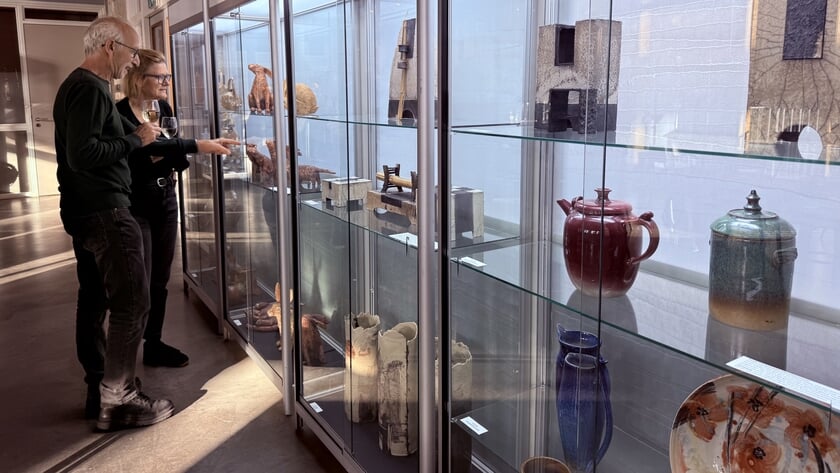 Keramiekdocenten van Phoenix Cultuur tonen eigen werk in bijzondere expositie
