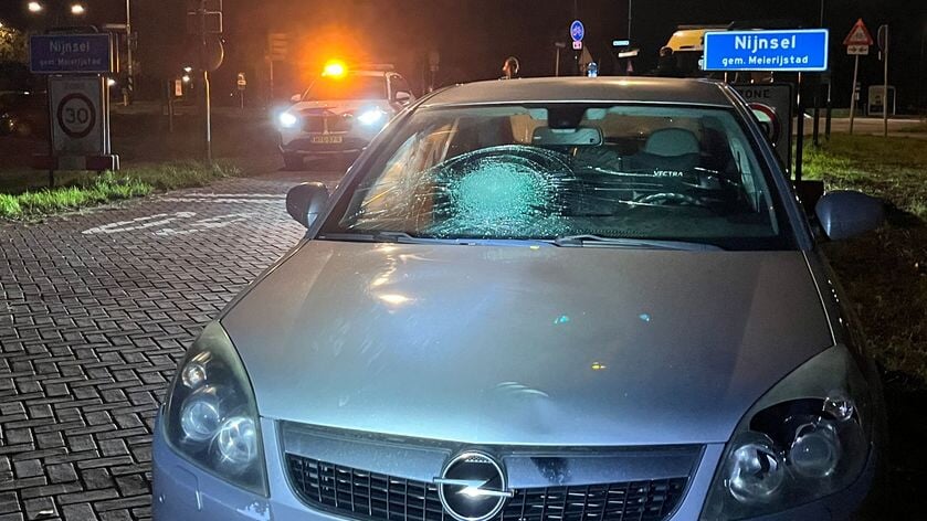 Fietser geschept door auto