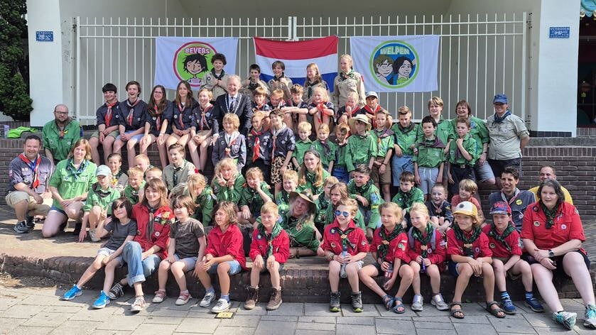 Opkomst Scouting Baarn in Pekingtuin geslaagd; burgemeester Mark Röell zorgt voor opening