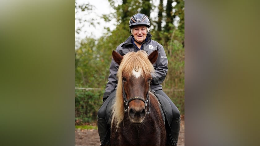 Paardrijden op je tachtigste