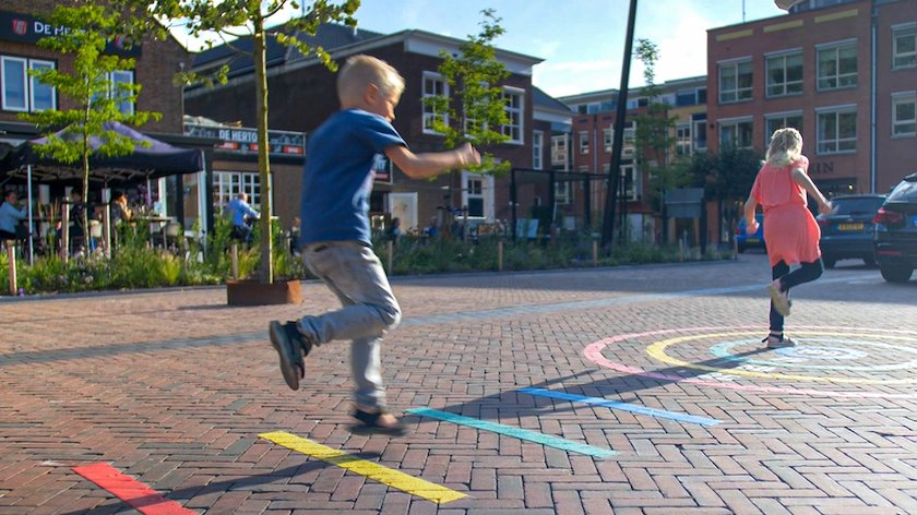 Dwangsom voor plantenbak wegens onveilige verkeerssituatie
