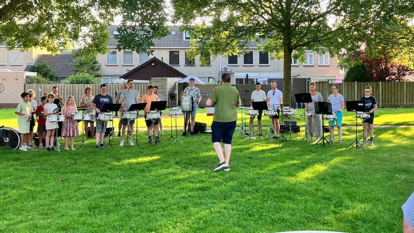 Muziekvereniging “Ons Genoegen” gaat de wijk weer in!
