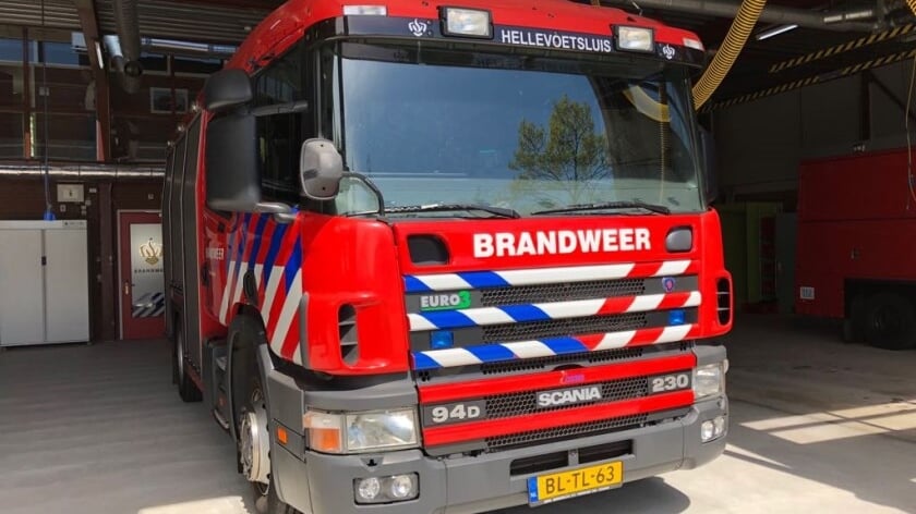 Auto uitgebrand Schoolplein