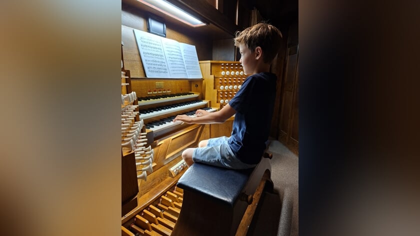Jonge musici concerteren in de Grote Kerk te Middelharnis
