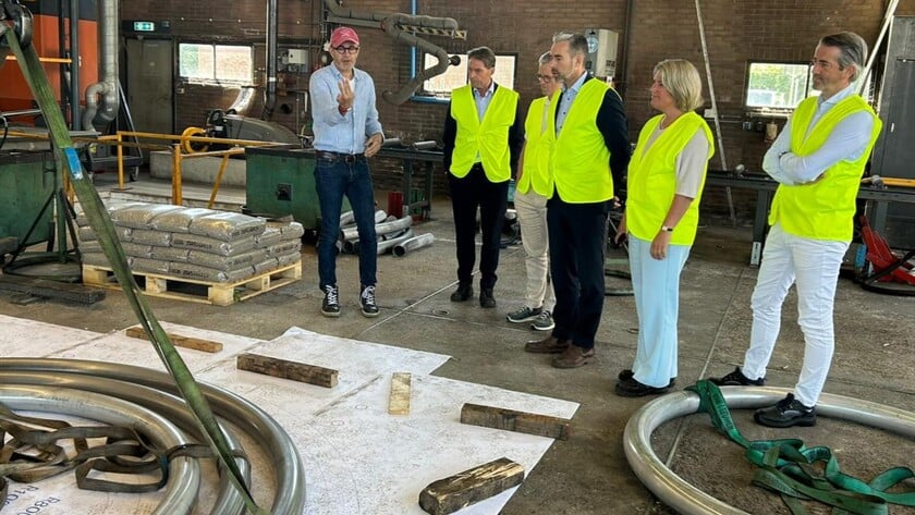 Bedrijfsbezoek Ondernemersvereniging Hoeksche Waard bij Van Rijsoort Bending Klaaswaal