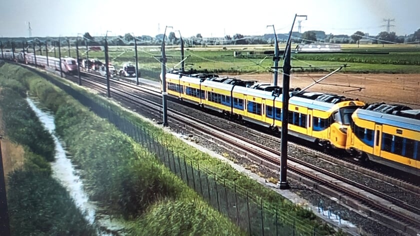 Eurostar gestrand bij ‘s-Gravendeel na rook in meterkast