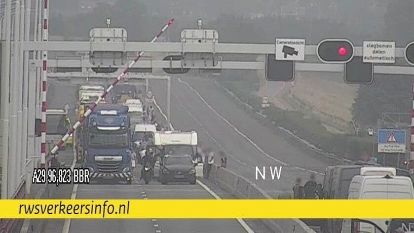 Haringvlietbrug dicht vanwege technische storing