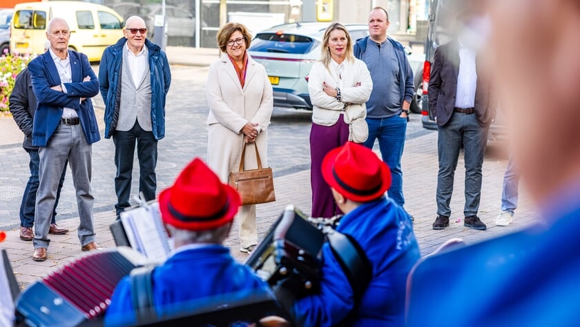 Burgemeester start met dorpsbezoeken: eerste kennismaking in Puttershoek