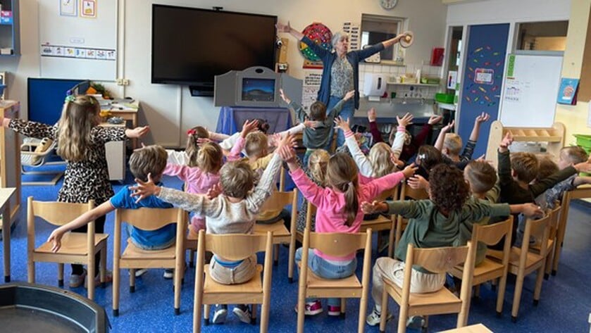 Schatkist met 8 sloten op de Regenboogschool