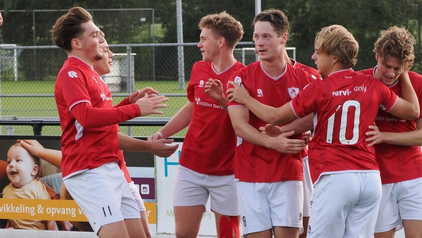 ‘s-Gravendeel boekt eerste competitiewinst thuis