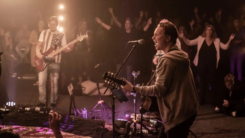 ‘Eerste Liefde deel 2’ – Een avond vol aanbidding met Julian Goedhart