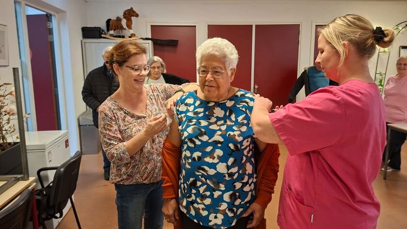 Huisartsen Voorne-Putten krijgen hulp Zadkine en Albeda studenten bij griep- en pneumokokkenvaccinat