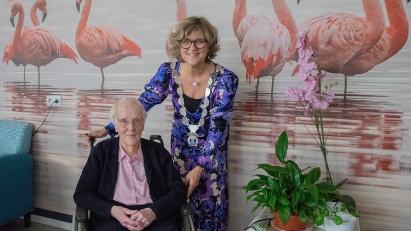 100-jarige mevrouw Jonker blijft ondeugend
