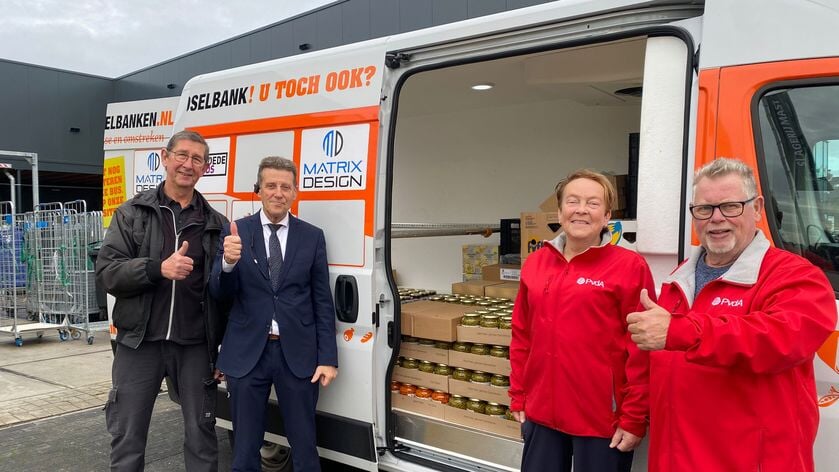 PvdA bezorgt boodschappen bij Voedselbank