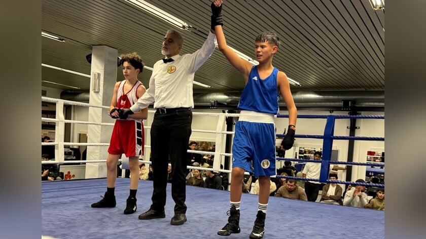 Brielse jeugdbokser Ray revancheert zich in België