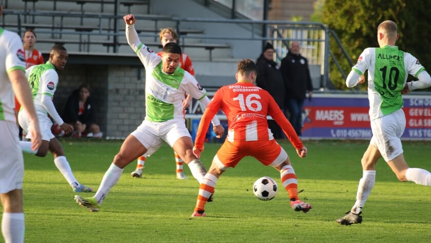 Spijkenisse maakt het onnodig spannend tegen Oranje Wit
