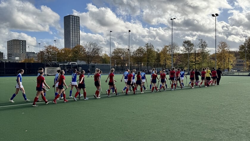 Hockeysters HC Voorne kunnen voorsprong niet vasthouden