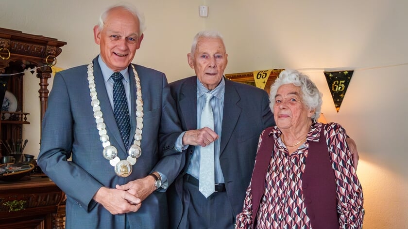 Echtpaar Van Veen 65 jaar getrouwd