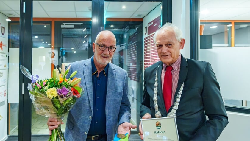 Nissewaardpenning voor Sjaak van Marion