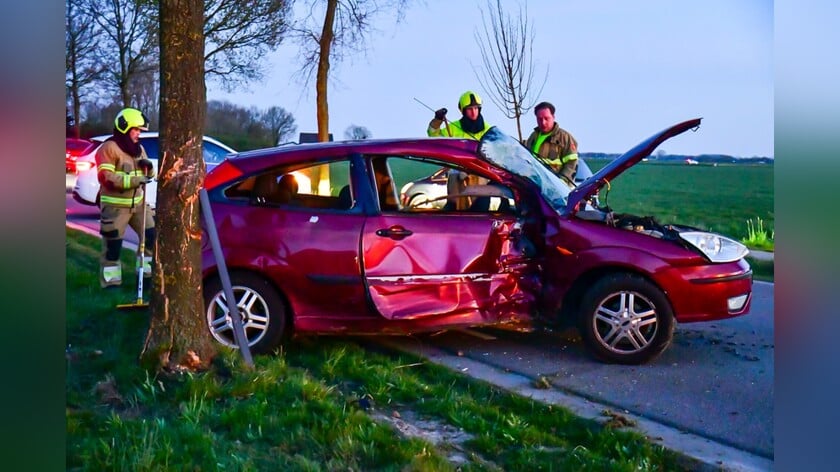 Hulpdiensten rukken uit voor eenzijdig auto-ongeluk in Oijen