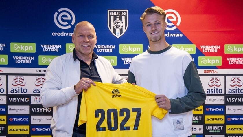 Leco Zeevalkink (19) tekent profcontract bij Heracles Almelo