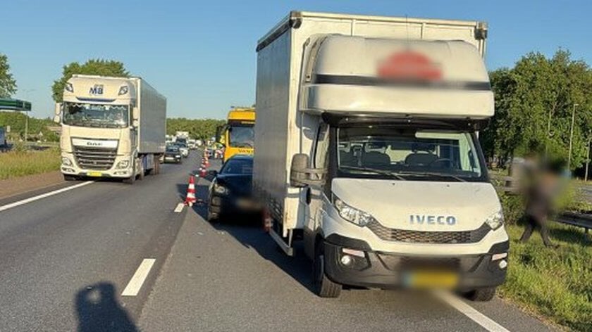 Meerdere auto’s botsen op A50 bij Schaijk