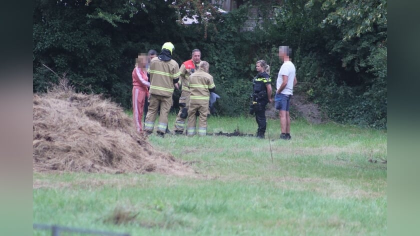 Gras in brand aan Aalstvoortsestraat in Herpen