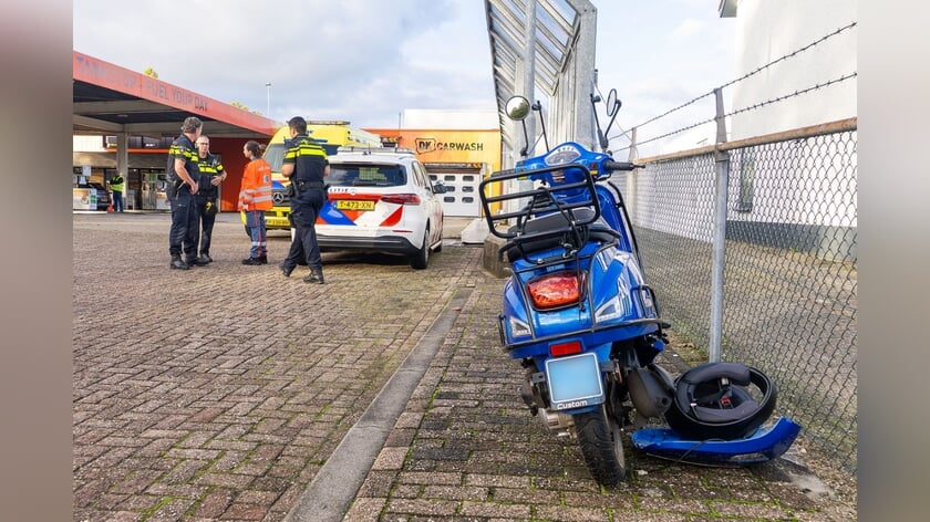 Scooter botst met auto op Nieuwe Hescheweg in Oss