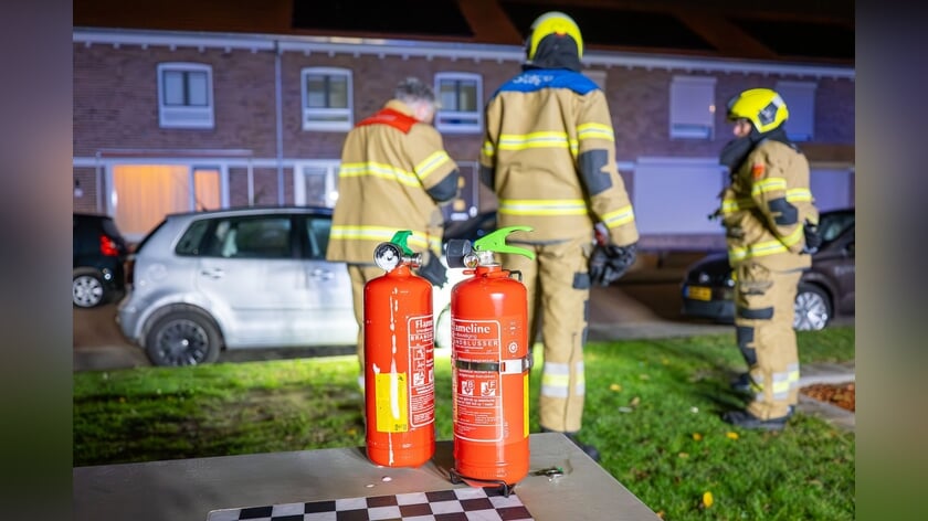 Auto in brand gestoken op Van Speykstraat in Oss