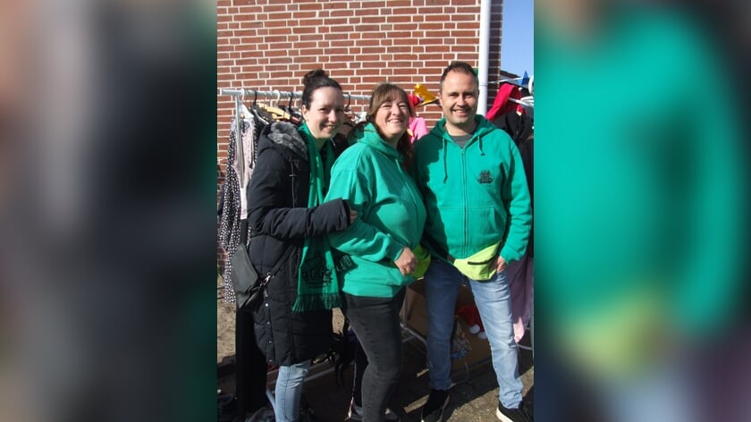 Opbrengst garage- en opritverkoop gaat naar carnavalswagen