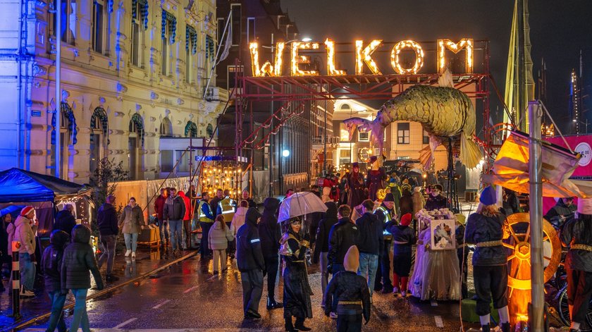 Schaatsbaan op Nieuwe Markt tijdens Kerst in Oud Kampen - Al het nieuws ...