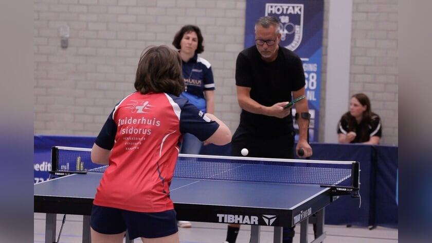 Para tafeltennissers slaan zich naar mooie prestaties in MFC Kloosterhof