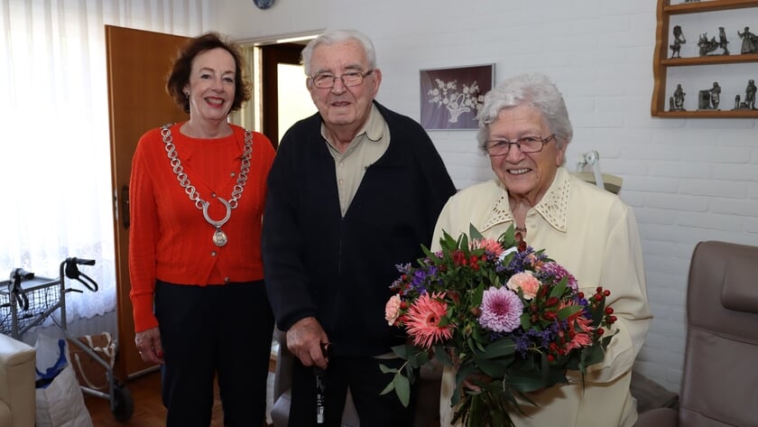 Platina huwelijk voor echtpaar Theesing-de Zeeuw in Kats