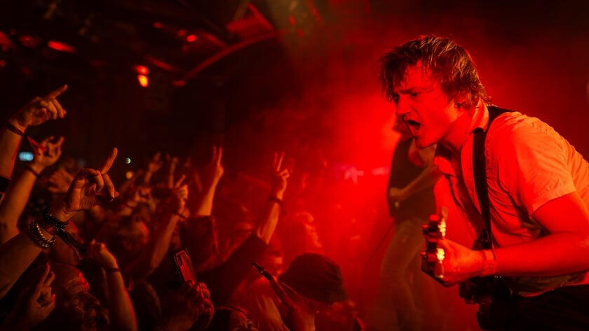 Jasper Mouws kruipt bij AC in DC in huid van wereldberoemde Angus Young