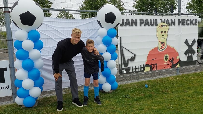 Jan Paul van Hecke belooft op fandag: ‘Ooit kom ik terug bij Arnemuiden’