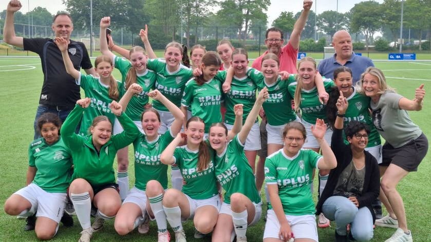 VV Achtmaal MO15 sleept kampioenschap in de wacht