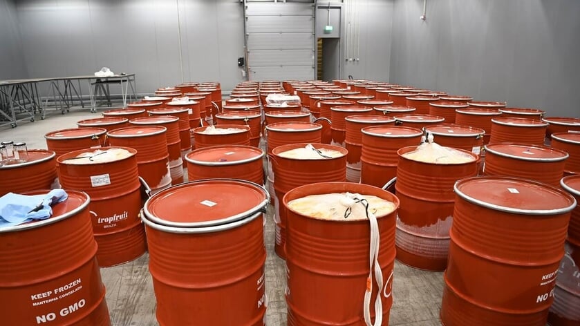 Bijna 3000 kilo cocaïne onderschept in lading vruchtensap op weg naar Klundert