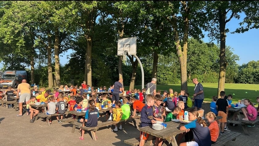 Jeugdkamp VVR: sport, plezier en competitie in Eersel