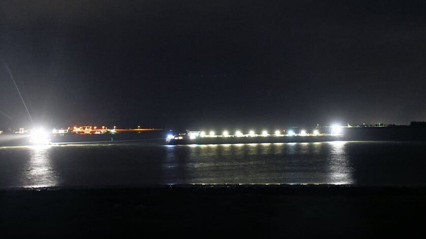 Ruim 100 meter lang schip met biodiesel vastgelopen bij Sint Philipsland