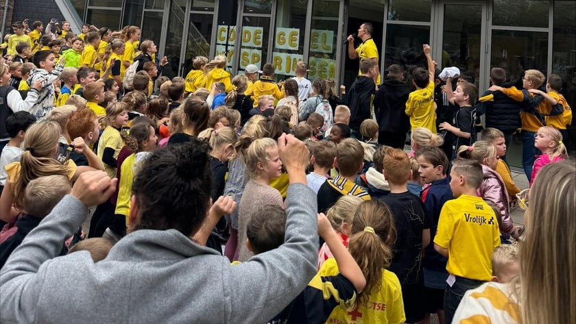 Heus NAC-feestje op Sint Bavoschool in Rijsbergen