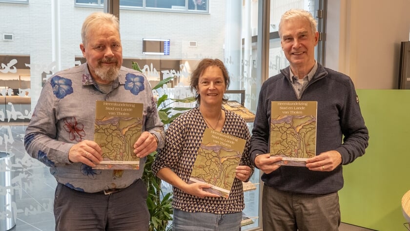 Wim, Dolores en Ad schrijven bijzonder heemkundeboek over Thoolse geschiedenis