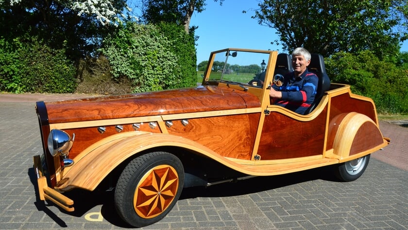 Houten cabrio van Gerrit van Strien een echte blikvanger