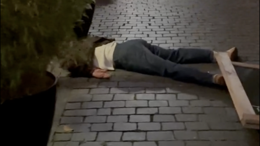 VIDEO | ‘Dat lukt jou’: sprong over bord van café De Markies eindigt languit op de stoep én op Dumpert