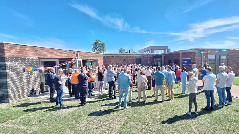 Woon-zorgcomplex Infinity is dinsdag feestelijk geopend: hoge opkomst, blije gezichten en veel enthousiasme