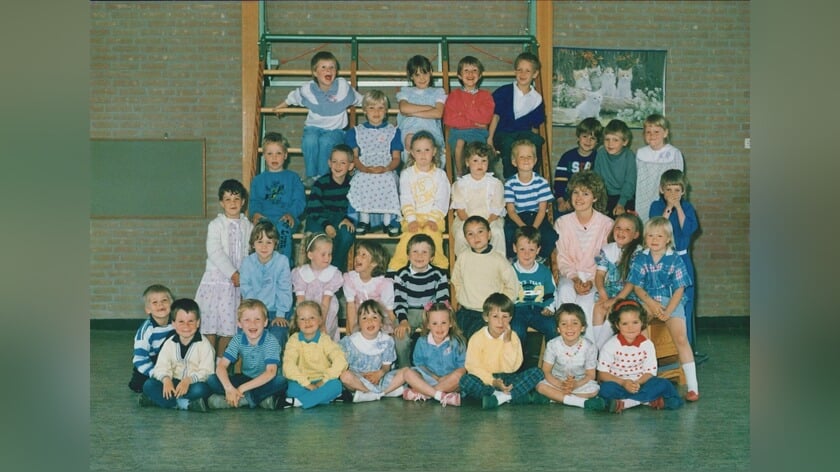 ‘Grappig dat we allemaal nog niets veranderd zijn’: oud-leerlingen Groen van Prinstererschool ontmoeten elkaar na ruim 30 jaar