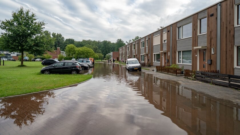 Hoosbui gaat Urk nét mis, maar zet polderdorp Nagele tijdelijk onder water