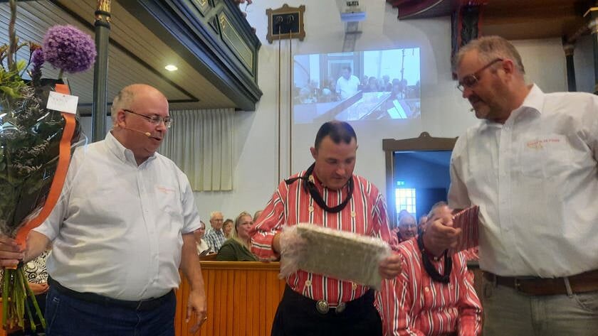 Zingen in de Zomer-concert wordt opnieuw drukbezocht en is éxtra gedenkwaardig voor collectant Kees Pasterkamp
