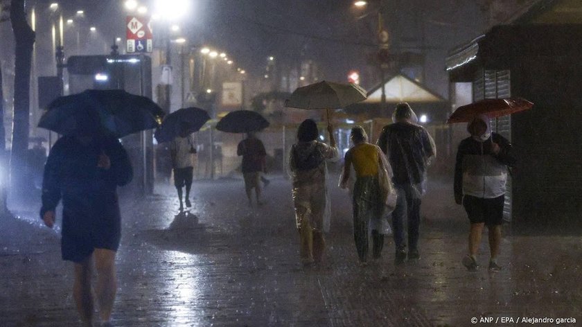 Recordregen en overstromingen treffen Catalonië