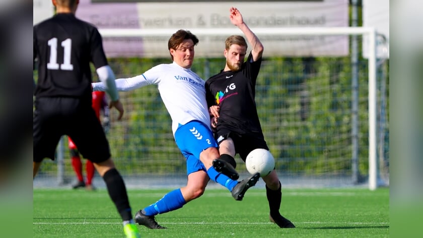 SVS’65 wint topper tegen ASH en mengt zich in titelstrijd